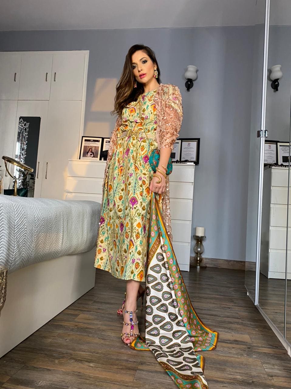 GOLDEN PLUME - House of Viraasi