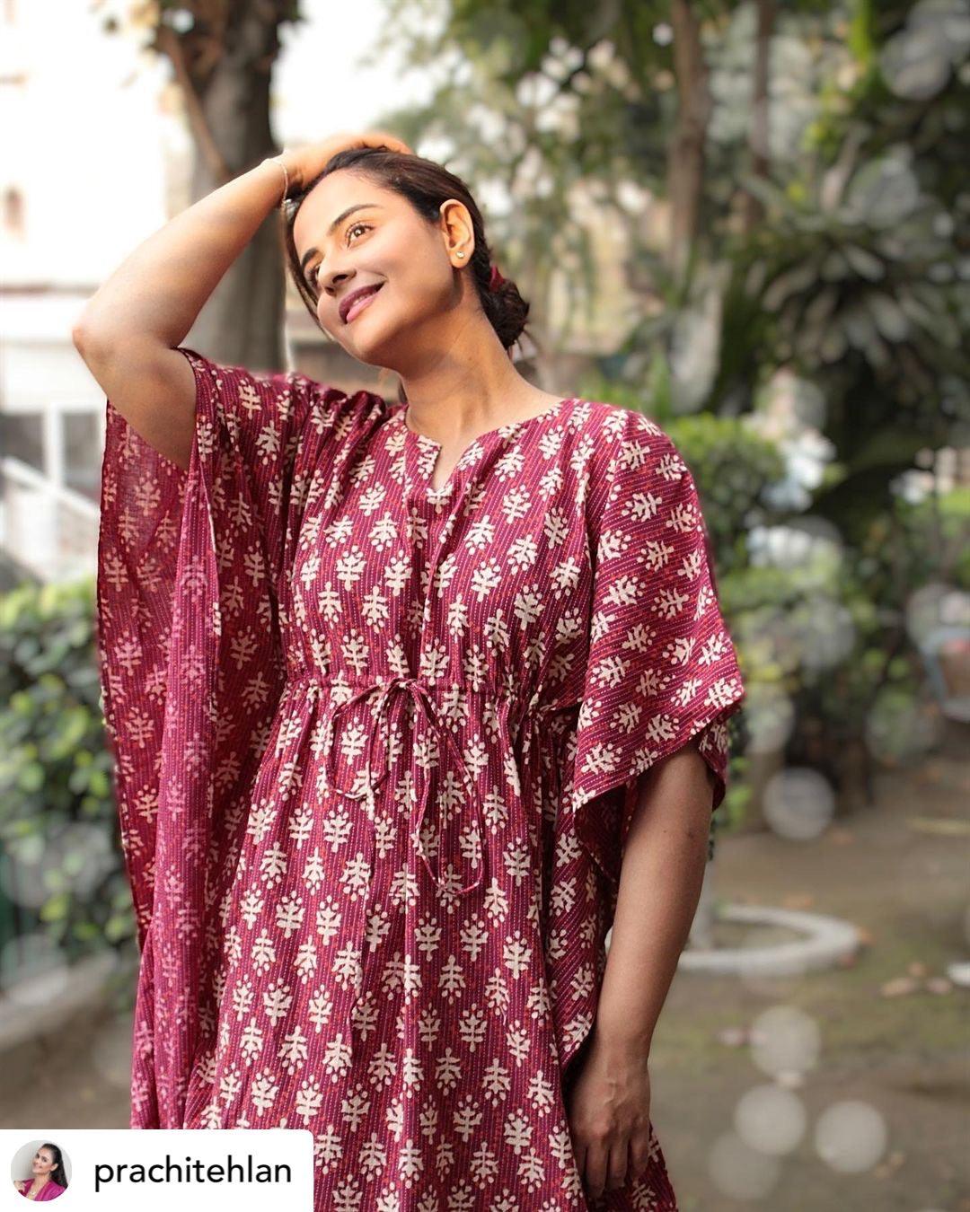 Viraaasi Maroon kaftan dress