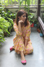 Load image into Gallery viewer, BEAUTIFUL MESS Co-ord House of Viraasi #sustainable-fashion# #slow-fashion# #freesizeclothes# #bodypositivity#
