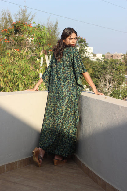 DOGMA LEAF KAFTAN House of Viraasi #sustainable-fashion# #slow-fashion# #freesizeclothes# #bodypositivity#