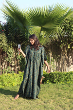 Load image into Gallery viewer, DOGMA LEAF KAFTAN House of Viraasi #sustainable-fashion# #slow-fashion# #freesizeclothes# #bodypositivity#
