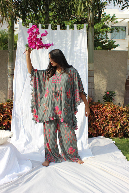 WILD FLOWER KAFSUIT House of Viraasi #sustainable-fashion# #slow-fashion# #freesizeclothes# #bodypositivity#